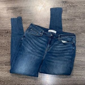 Levi’s Gold Mid Rise Skinny Jeans